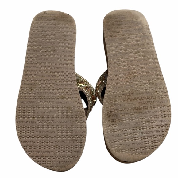 10/$25🦋 Yellow Box Slavica Tan & Gold Rhinestone Sandals - Size 7.5 - Picture 7 of 14